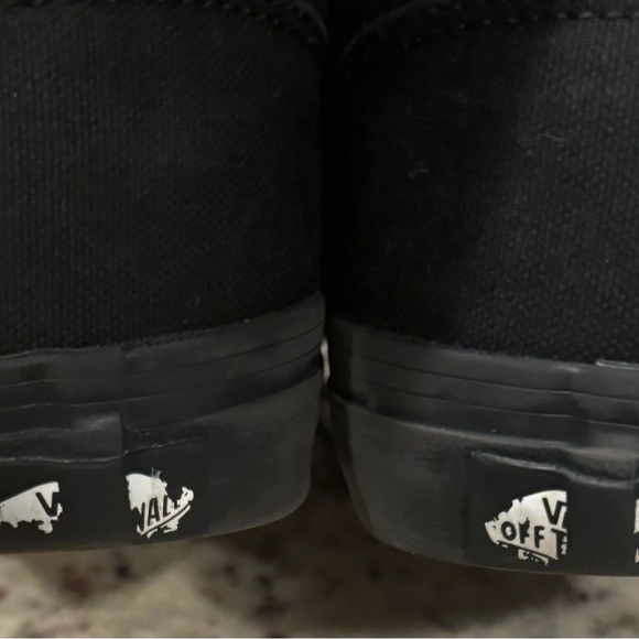 Vans Men’s black Doheny shoes- size 8.5 - Picture 3 of 6